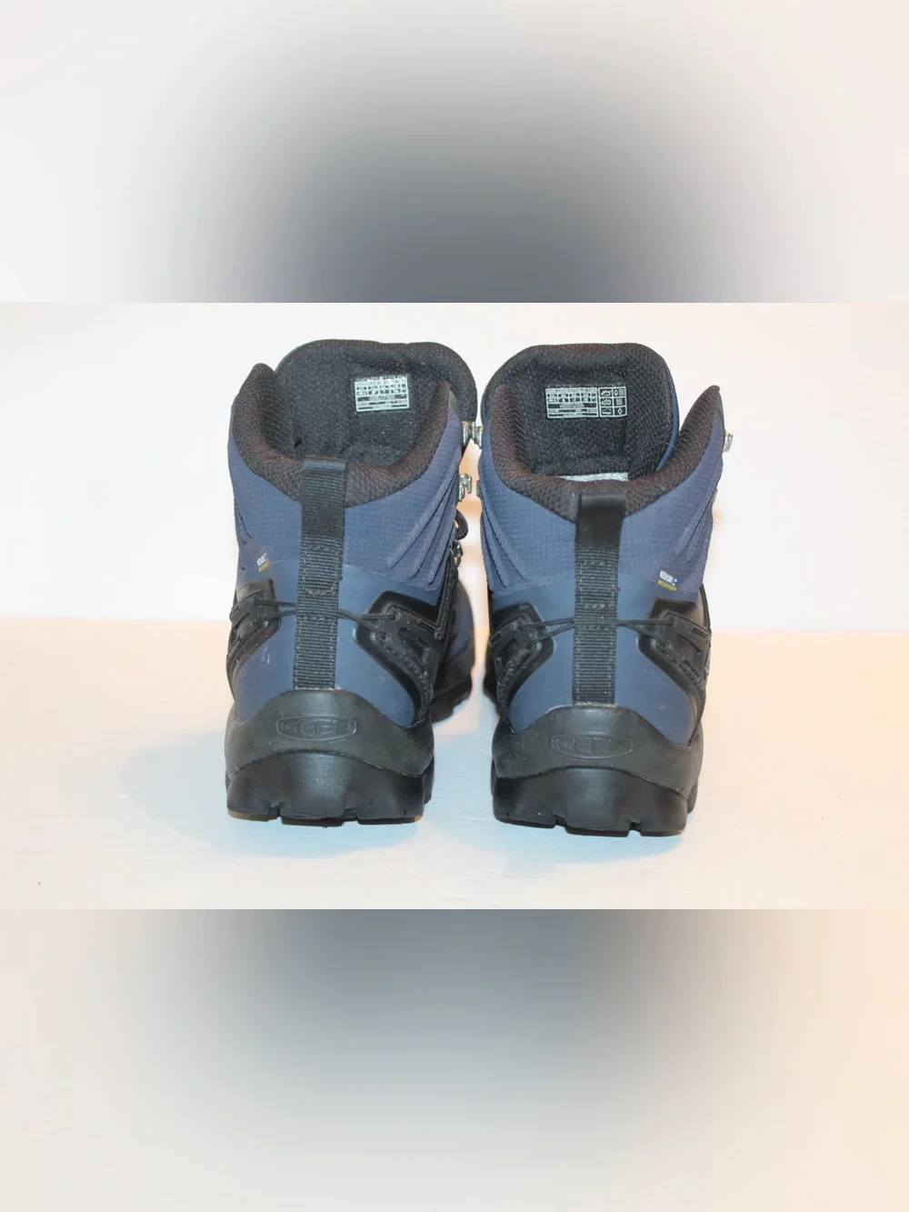 Keen Venture Mid Waterproof Hiking Boots Size Mens 8
